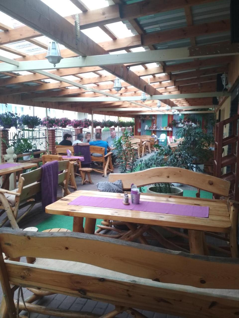 Pensjonat I Restauracja U Zdzicha Rowy  Exterior foto